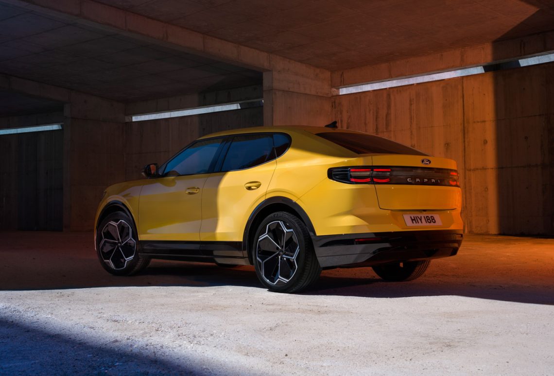 Ford Capri von schräg hinten in Vivid Yellow